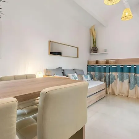 Appartement Pinede Proche Village Naturiste