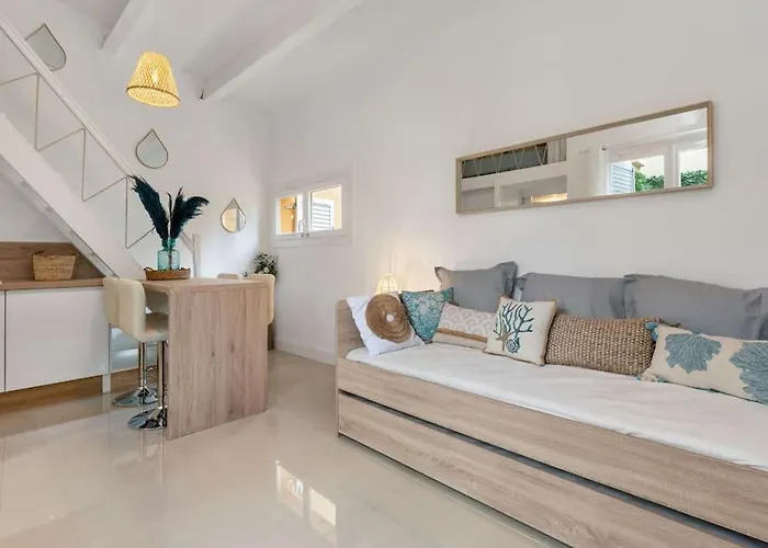 Pinede Proche Village Naturiste Διαμέρισμα Agde